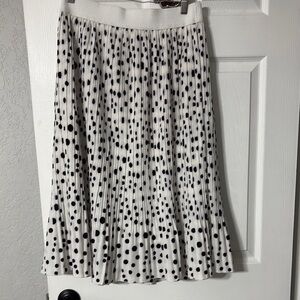 Metro Wear Black and White Pleated Midi Skirt
